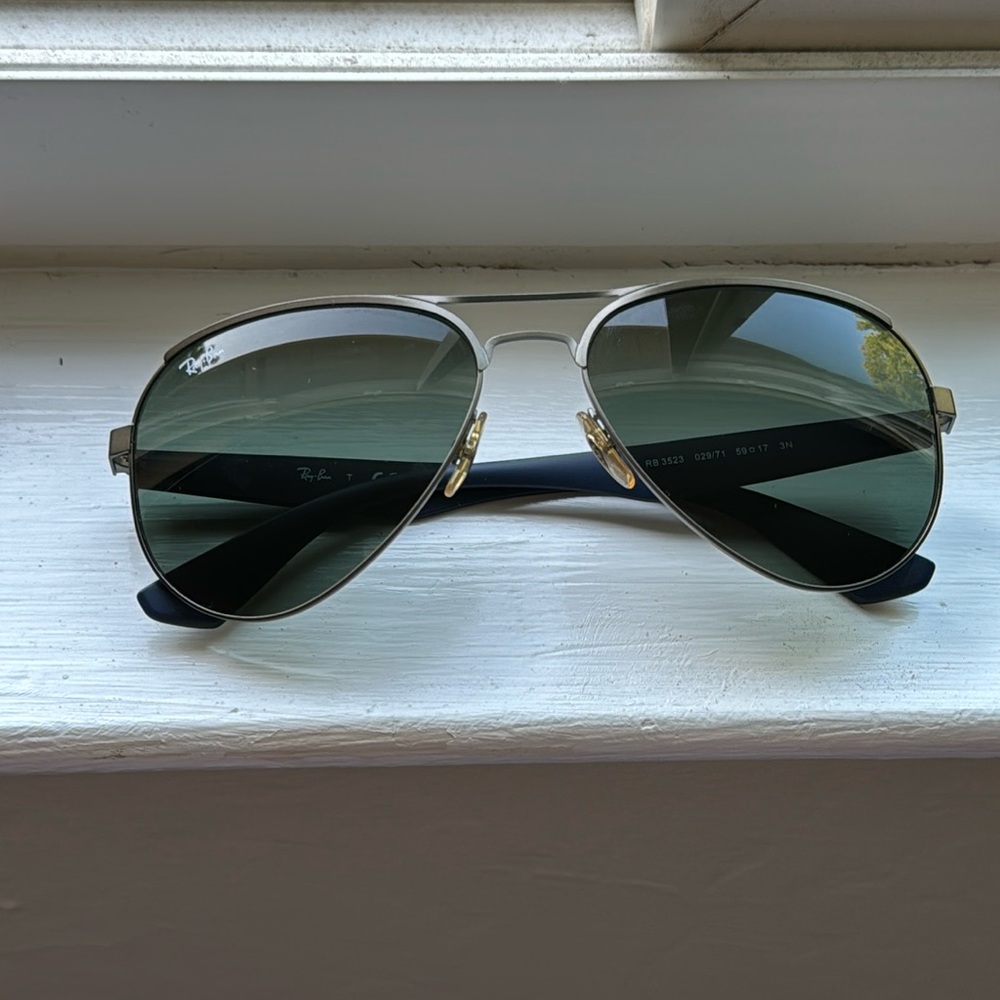 Ray-Ban RB3523 Aviator Sunglasses